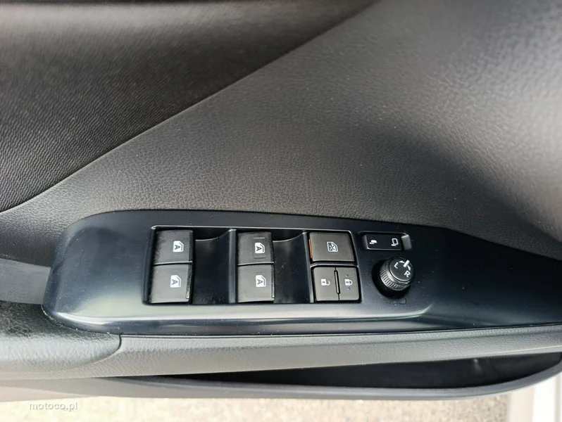 Toyota Camry XV70 25