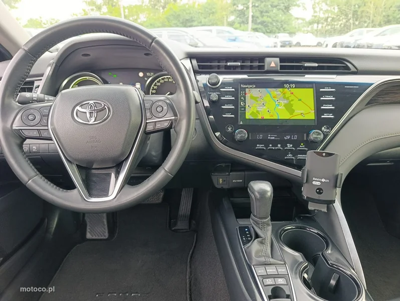 Toyota Camry XV70 6