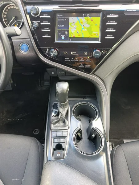 Toyota Camry XV70 12