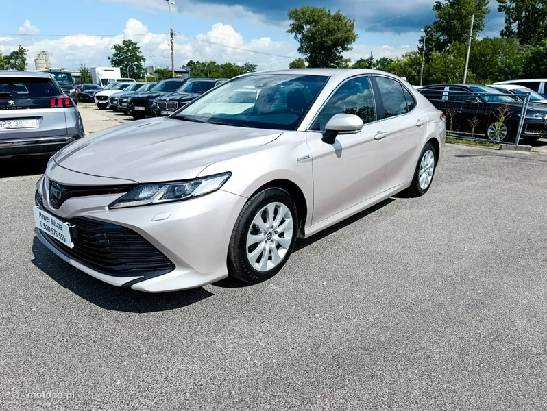 Toyota Camry XV70 15