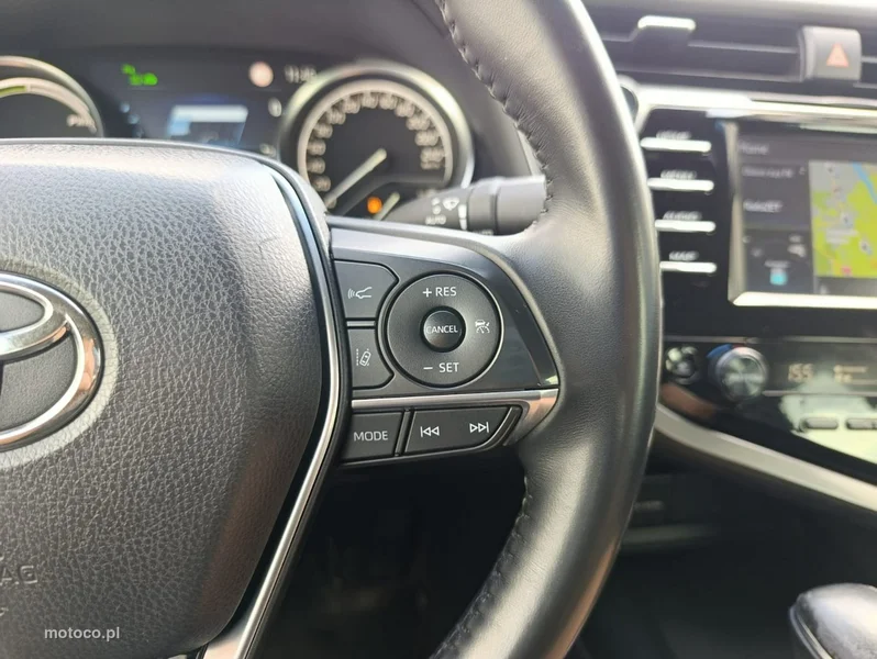 Toyota Camry XV70 16