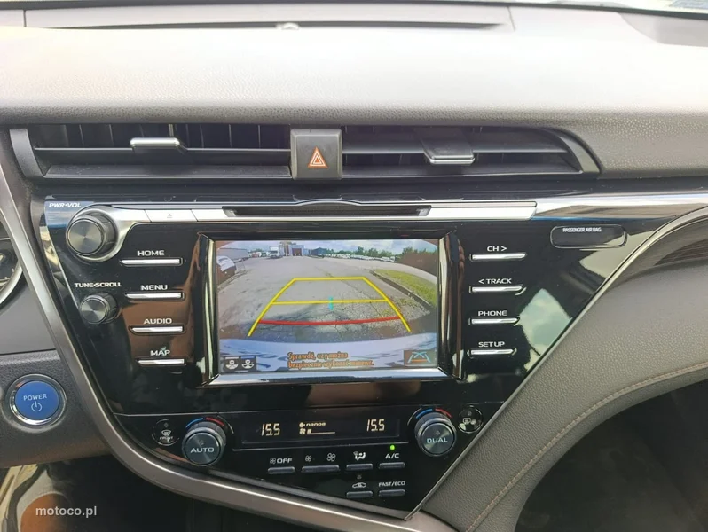 Toyota Camry XV70 3