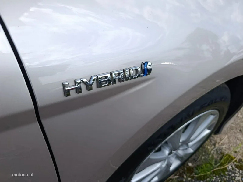 Toyota Camry XV70 28