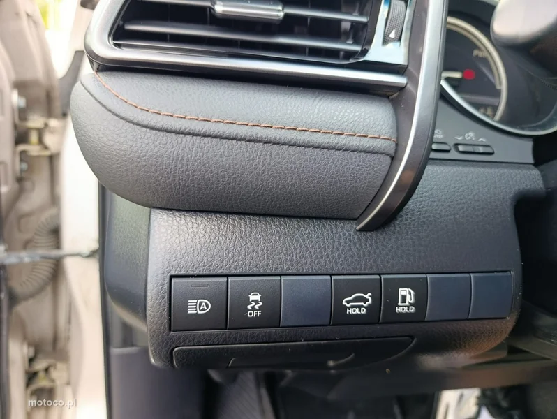 Toyota Camry XV70 30