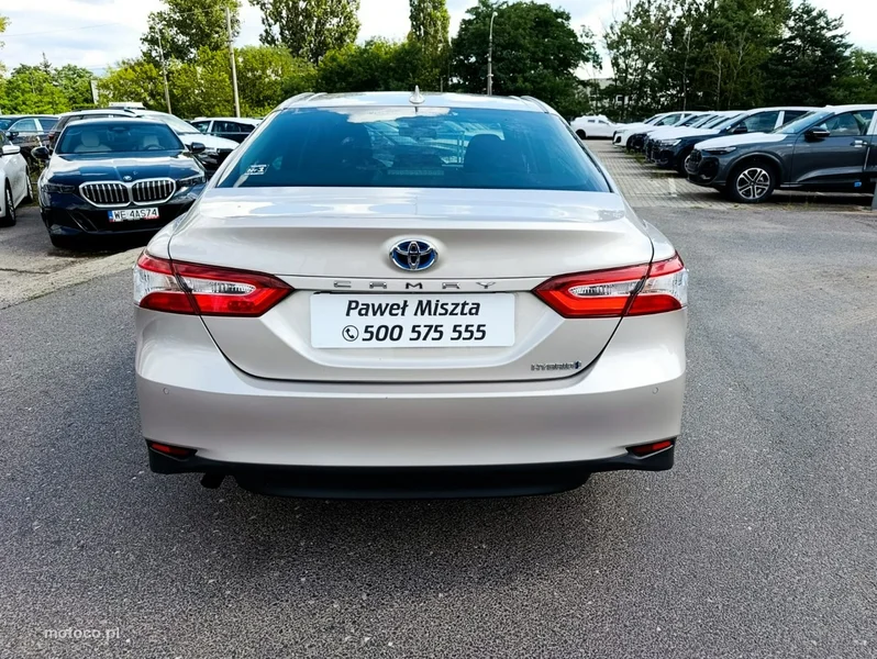 Toyota Camry XV70 32