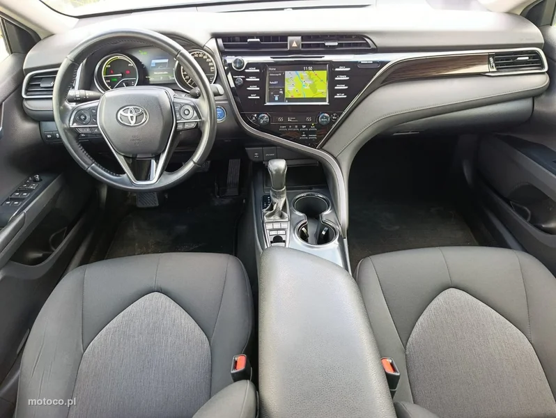Toyota Camry XV70 7