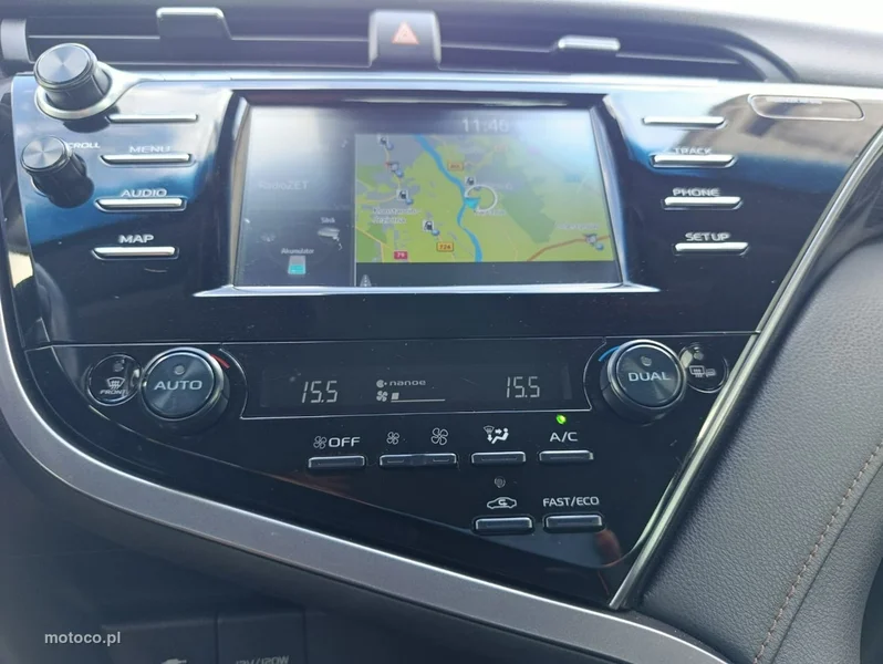Toyota Camry XV70 8