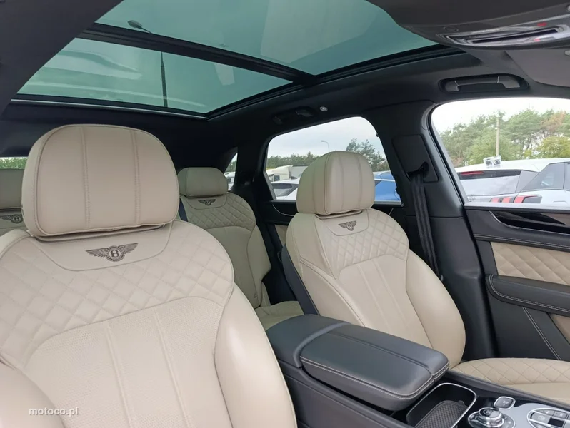 Bentley Bentayga 13