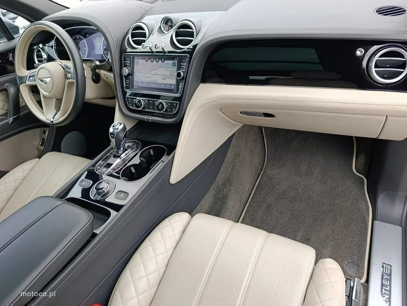 Bentley Bentayga 14