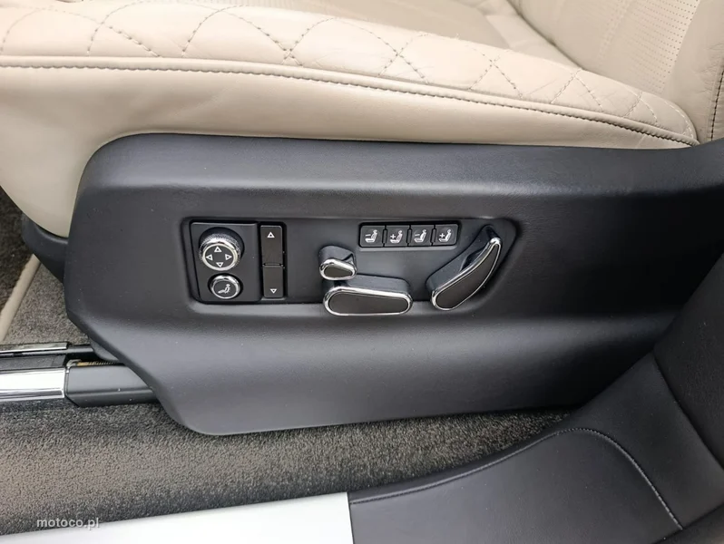 Bentley Bentayga 16