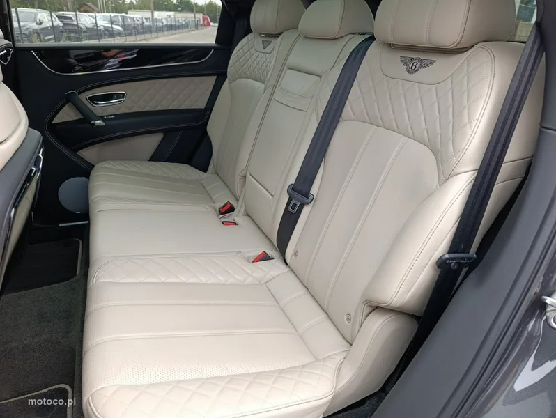 Bentley Bentayga 25
