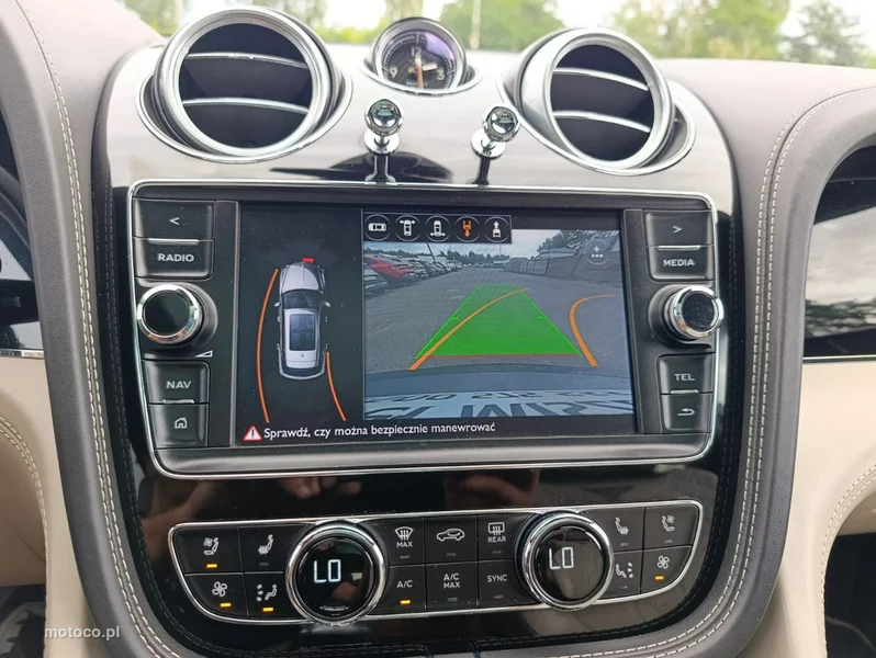 Bentley Bentayga 7