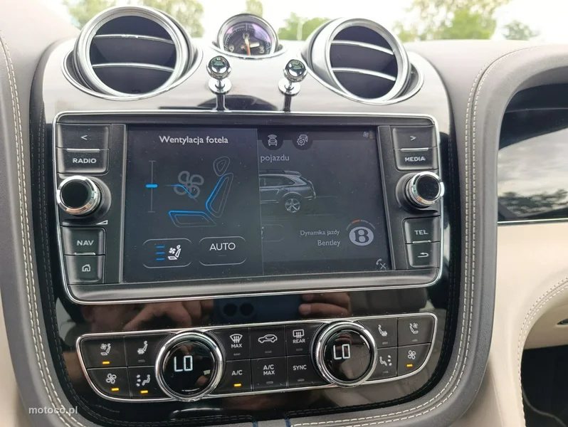Bentley Bentayga 8