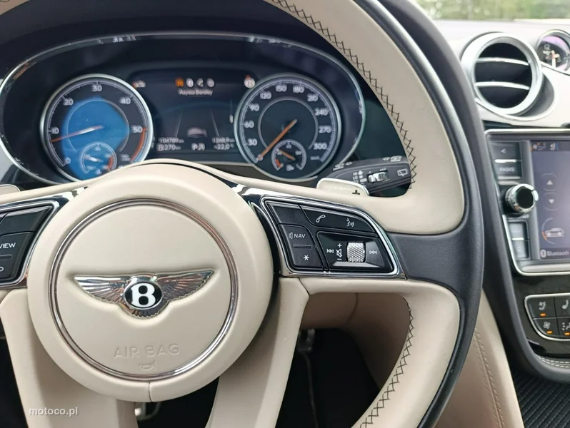 Bentley Bentayga 9