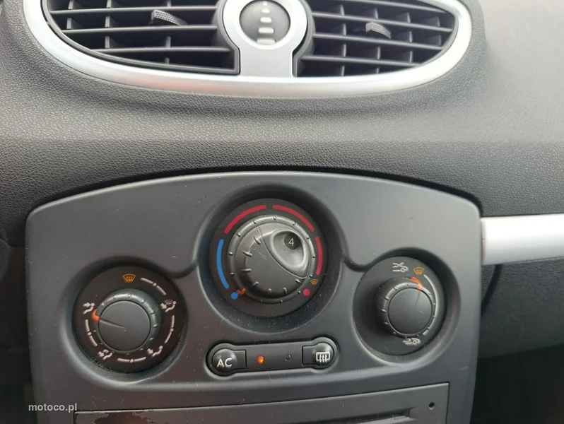 Renault Clio III 8