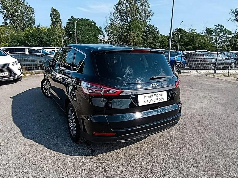 Ford S-Max II 13