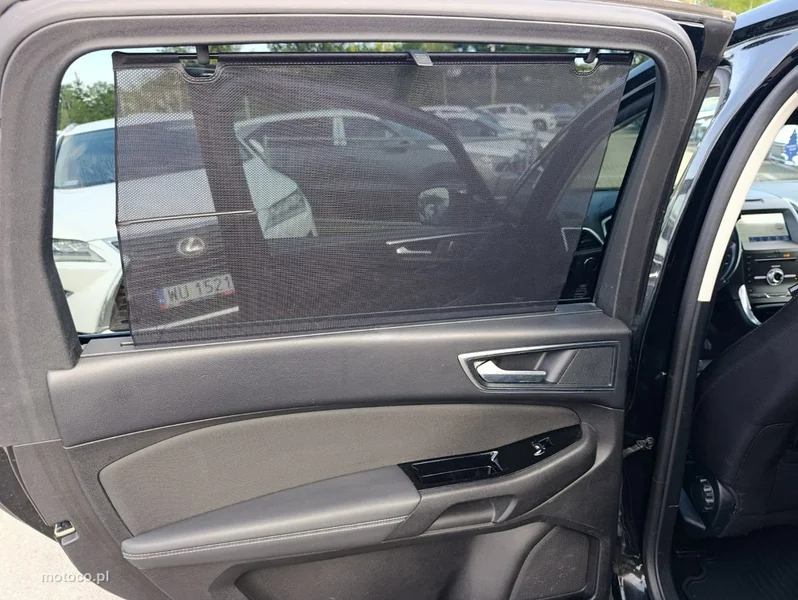 Ford S-Max II 14