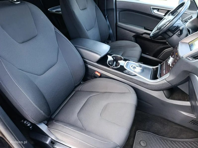Ford S-Max II 23