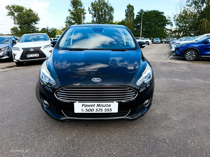 Ford S-Max II 26