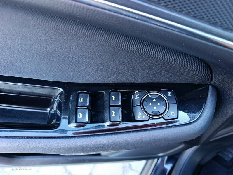Ford S-Max II 27