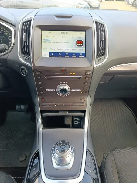 Ford S-Max II 28