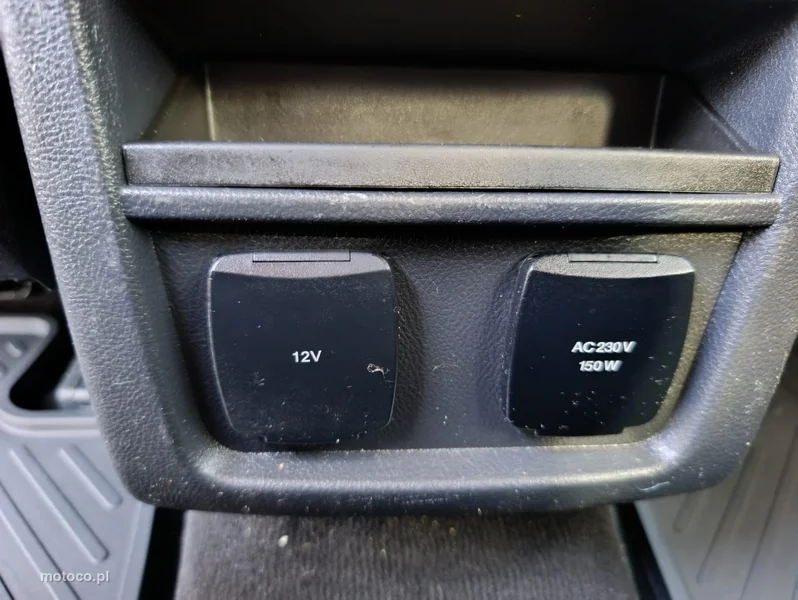 Ford S-Max II 32