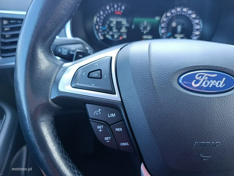Ford S-Max II 36