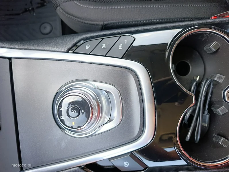 Ford S-Max II 37