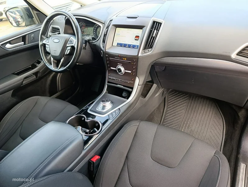 Ford S-Max II 40