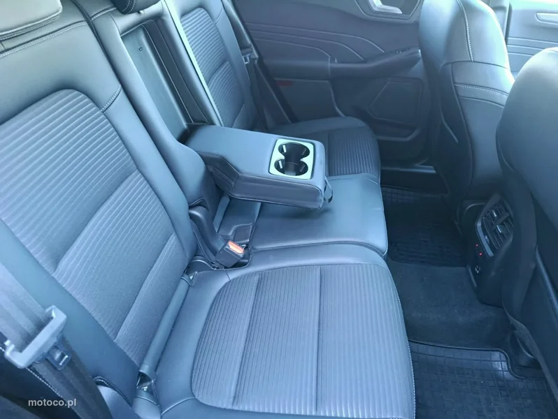 Ford Kuga III 37