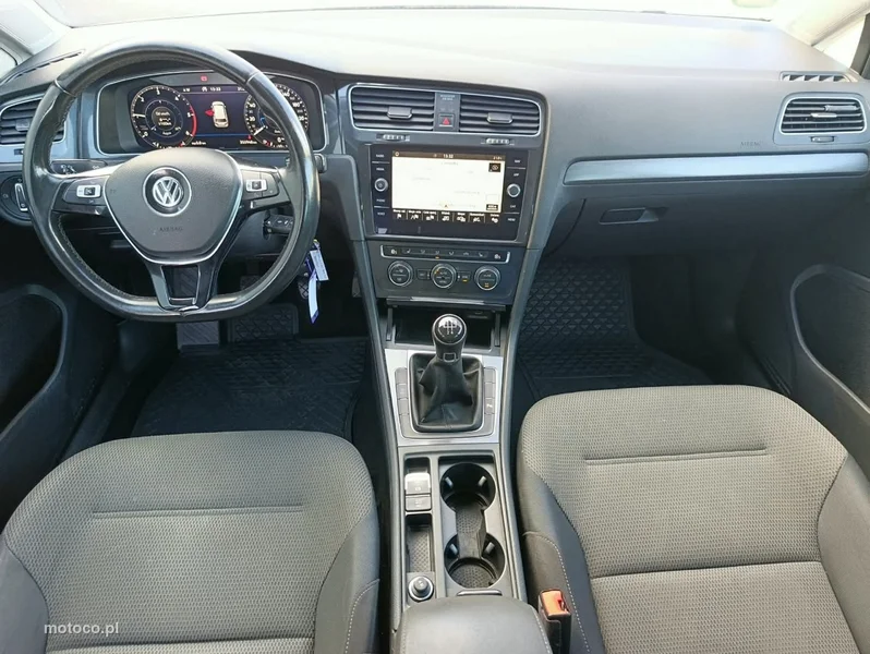 Volkswagen Golf VII 19