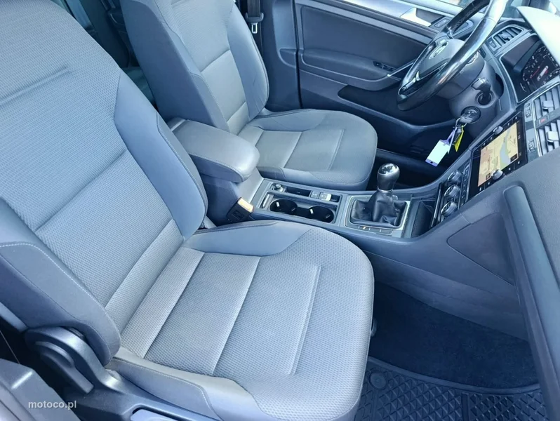 Volkswagen Golf VII 21