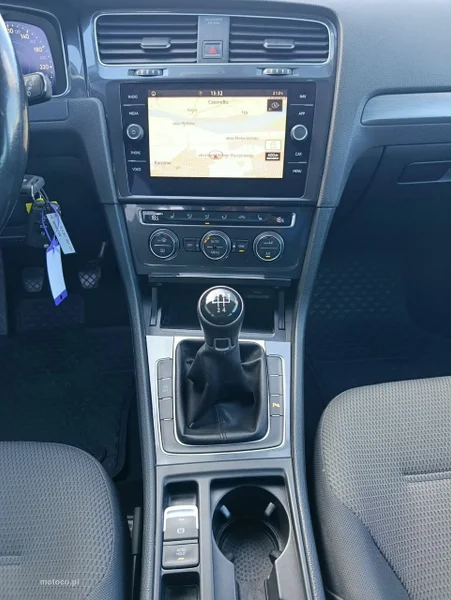 Volkswagen Golf VII 24