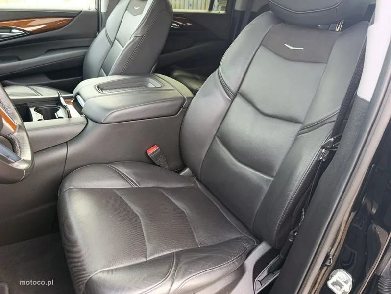 Cadillac Escalade 12