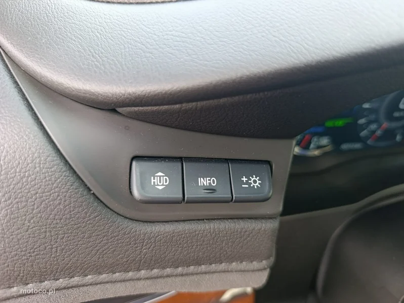 Cadillac Escalade 14
