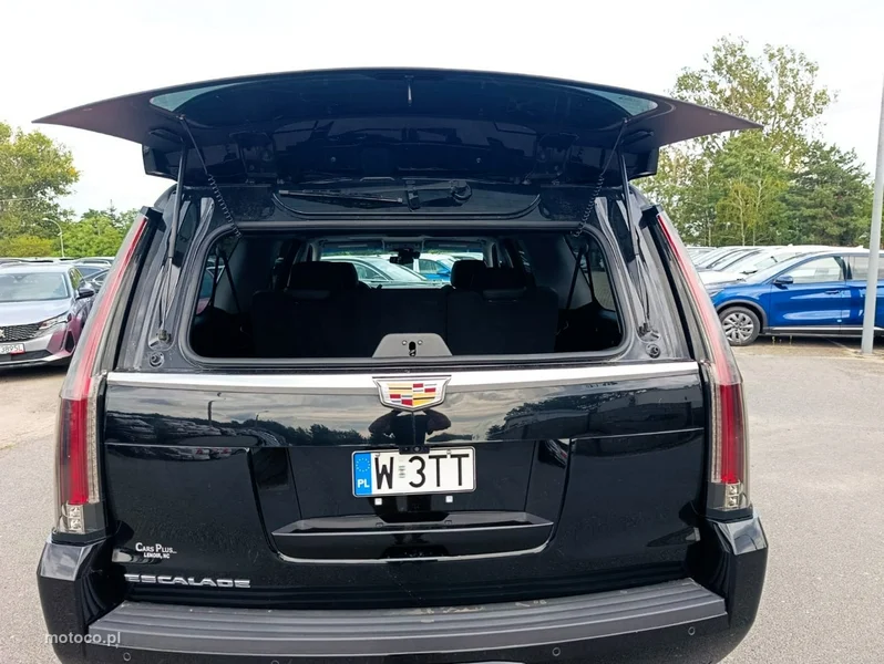Cadillac Escalade 27