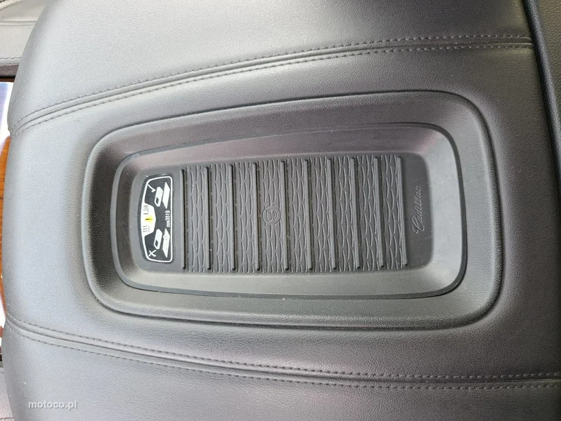 Cadillac Escalade 9