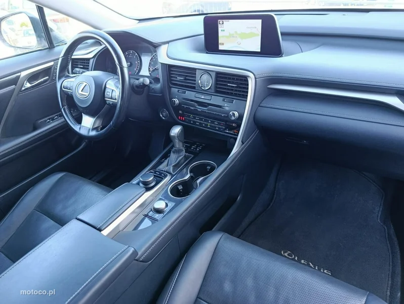 Lexus RX 9