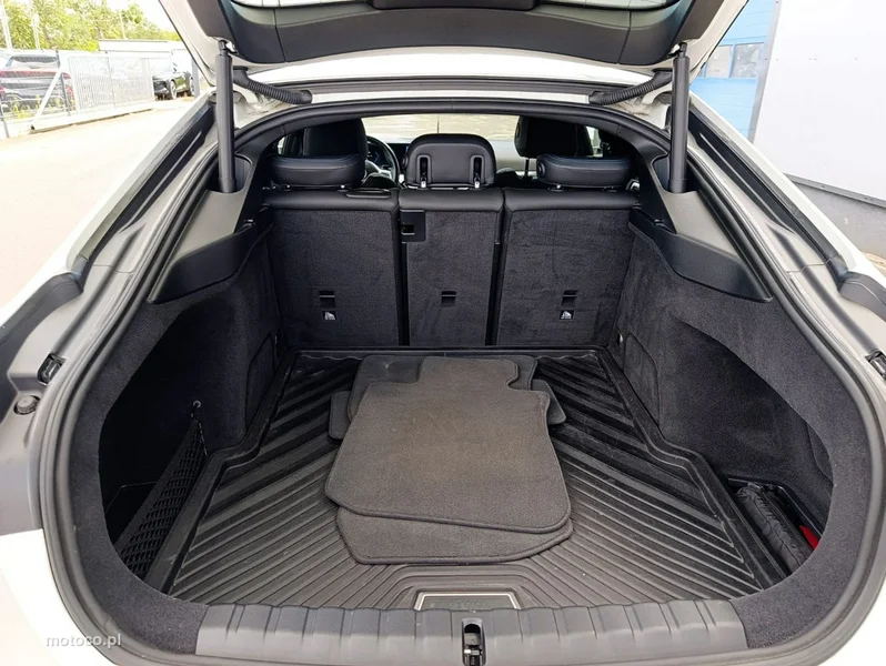 BMW i4 14
