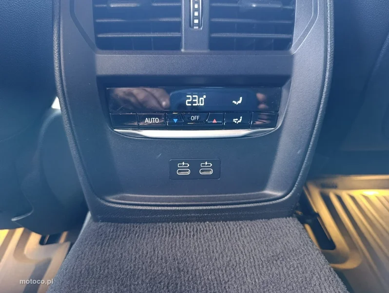 BMW i4 16