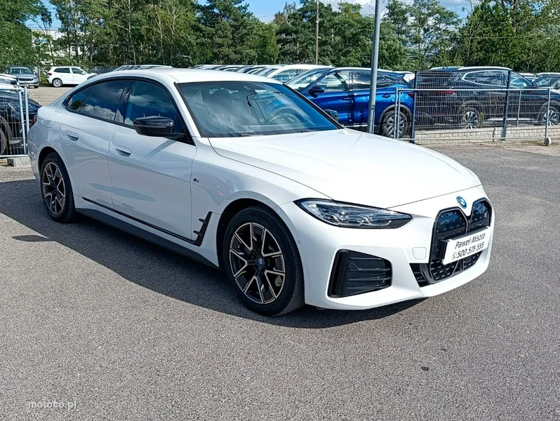 BMW i4 25