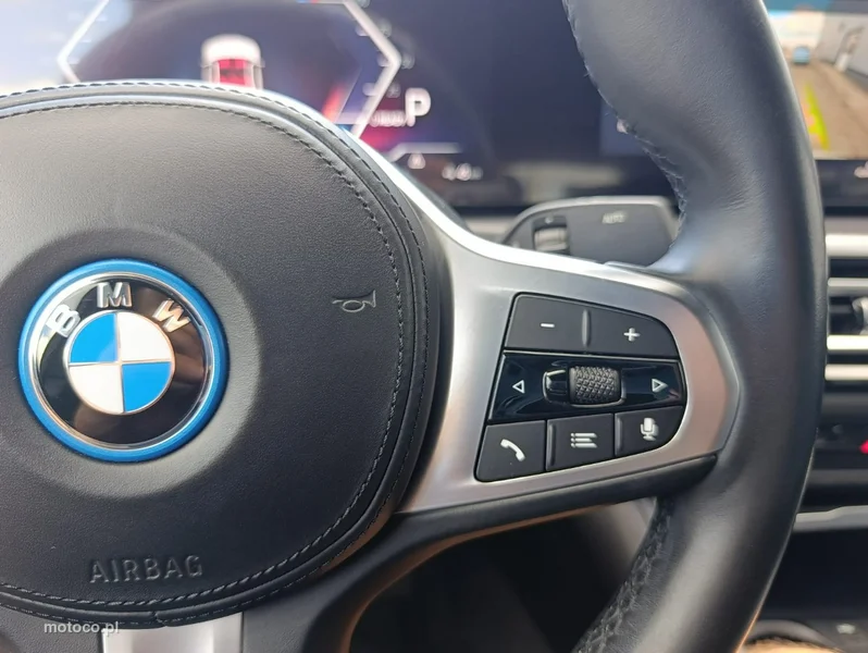 BMW i4 29