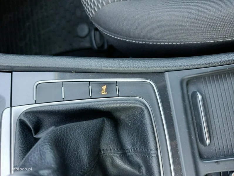 Volkswagen Golf VII 23