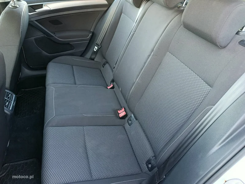Volkswagen Golf VII 24