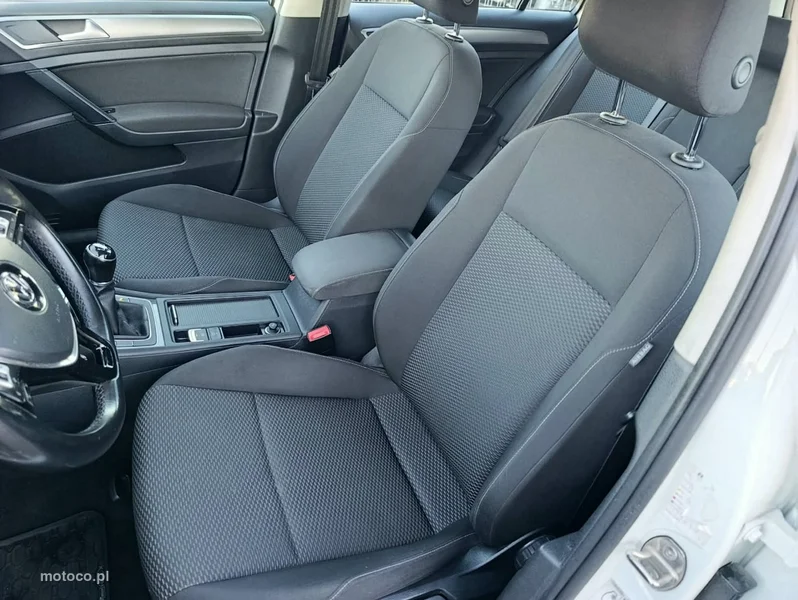Volkswagen Golf VII 9
