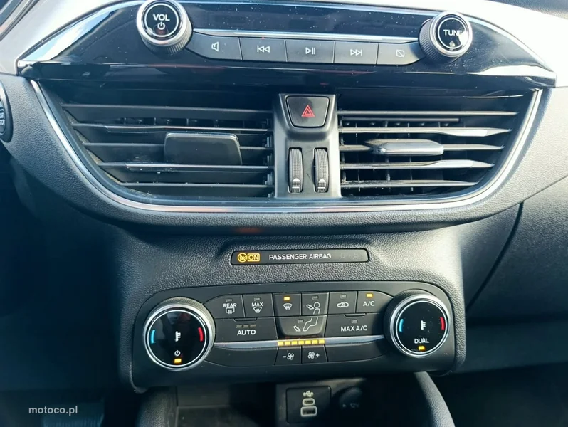 Ford Kuga III 23