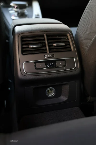 Audi A4 B9 28