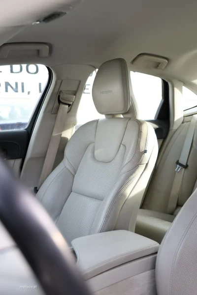 Volvo S90 14