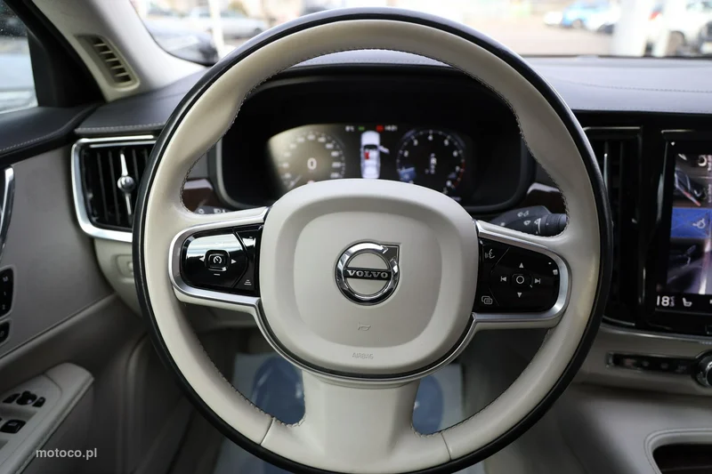 Volvo S90 16
