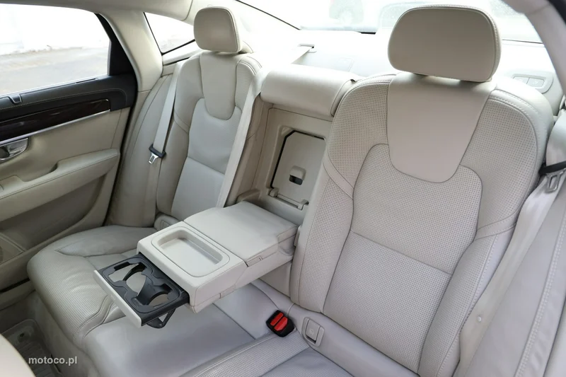 Volvo S90 32